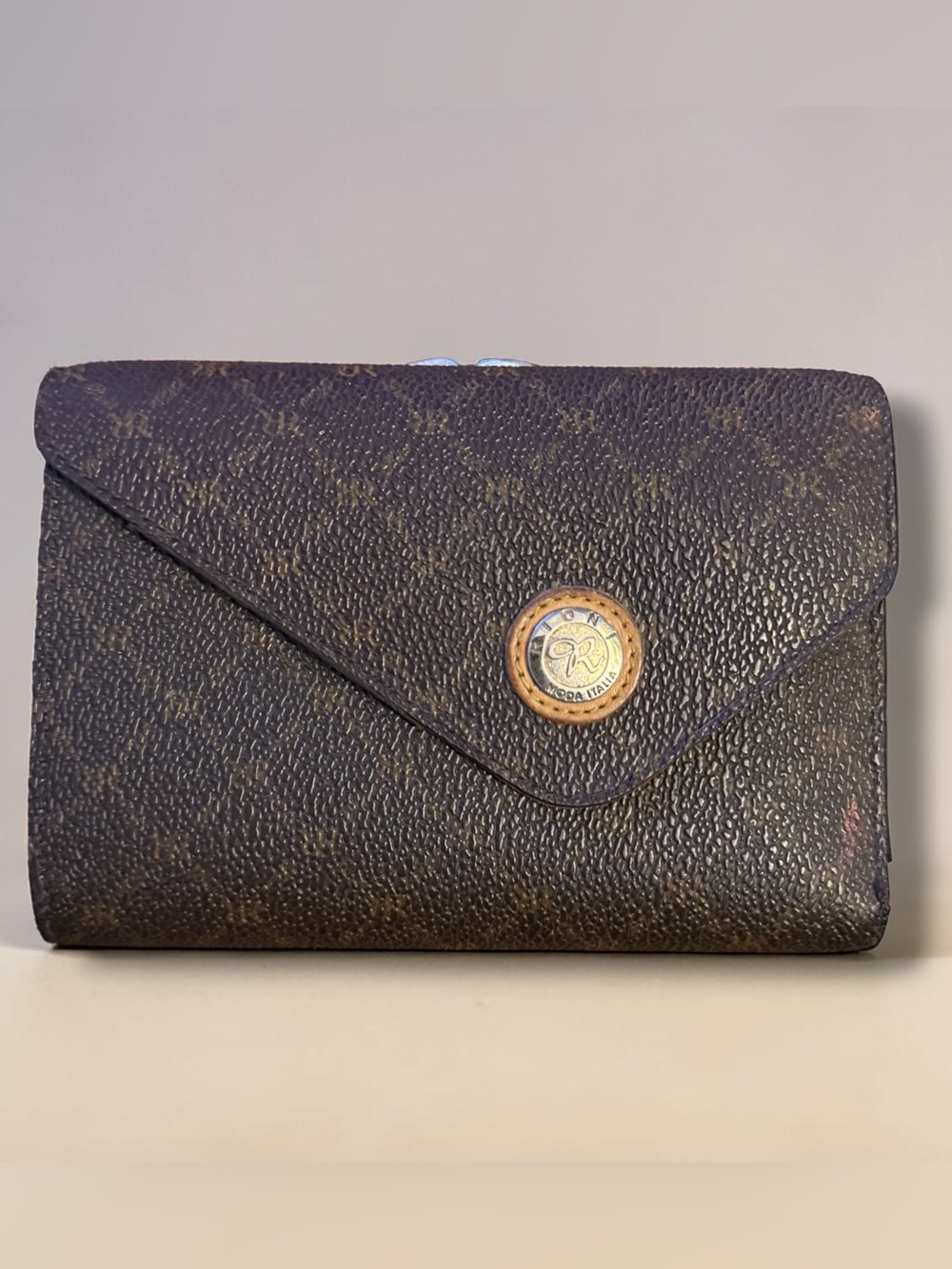 Vintage Rioni kiss lock trifold leather wallet